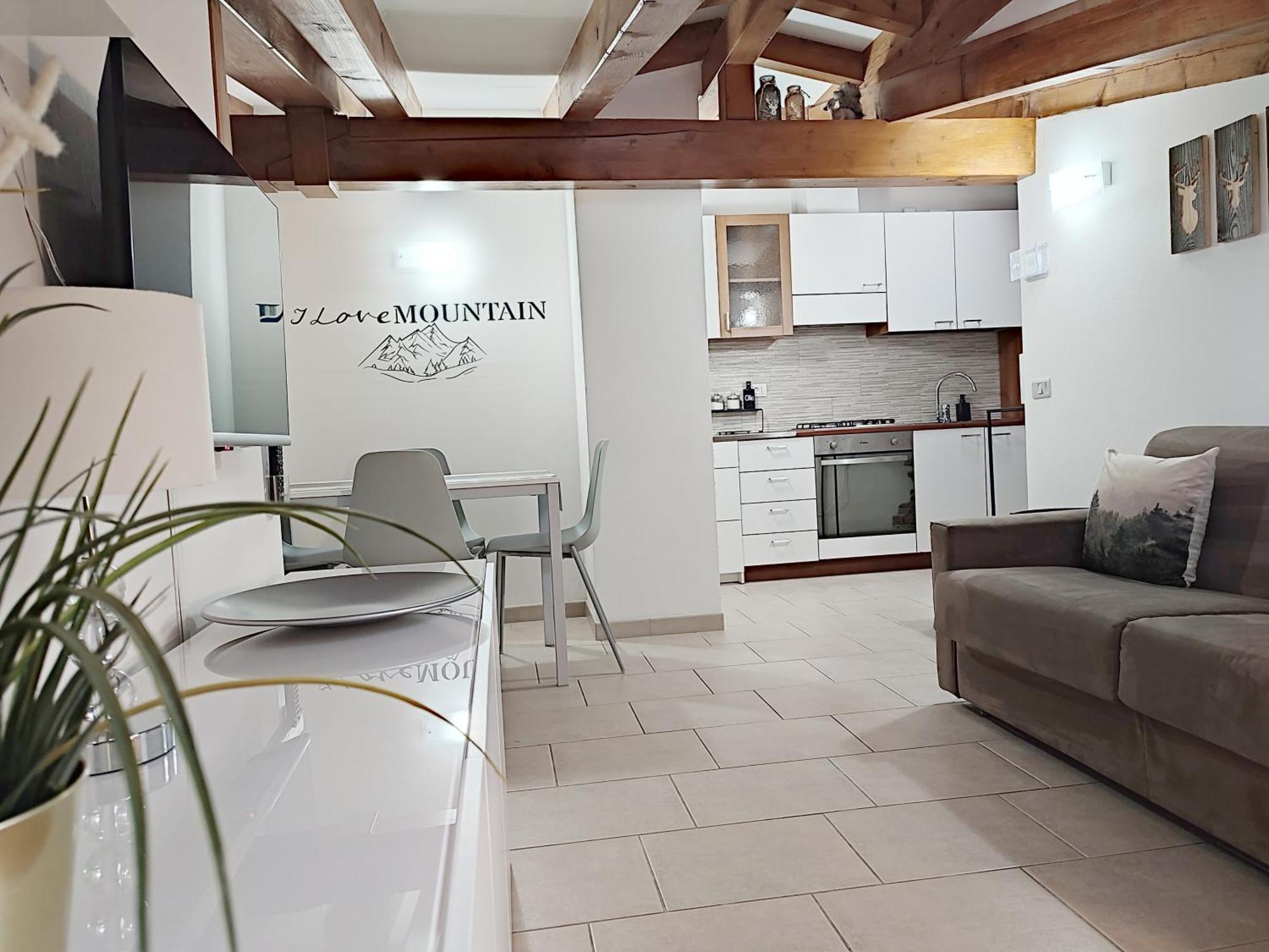 Appartamento Con Giardino คาริโซโล ภายนอก รูปภาพ