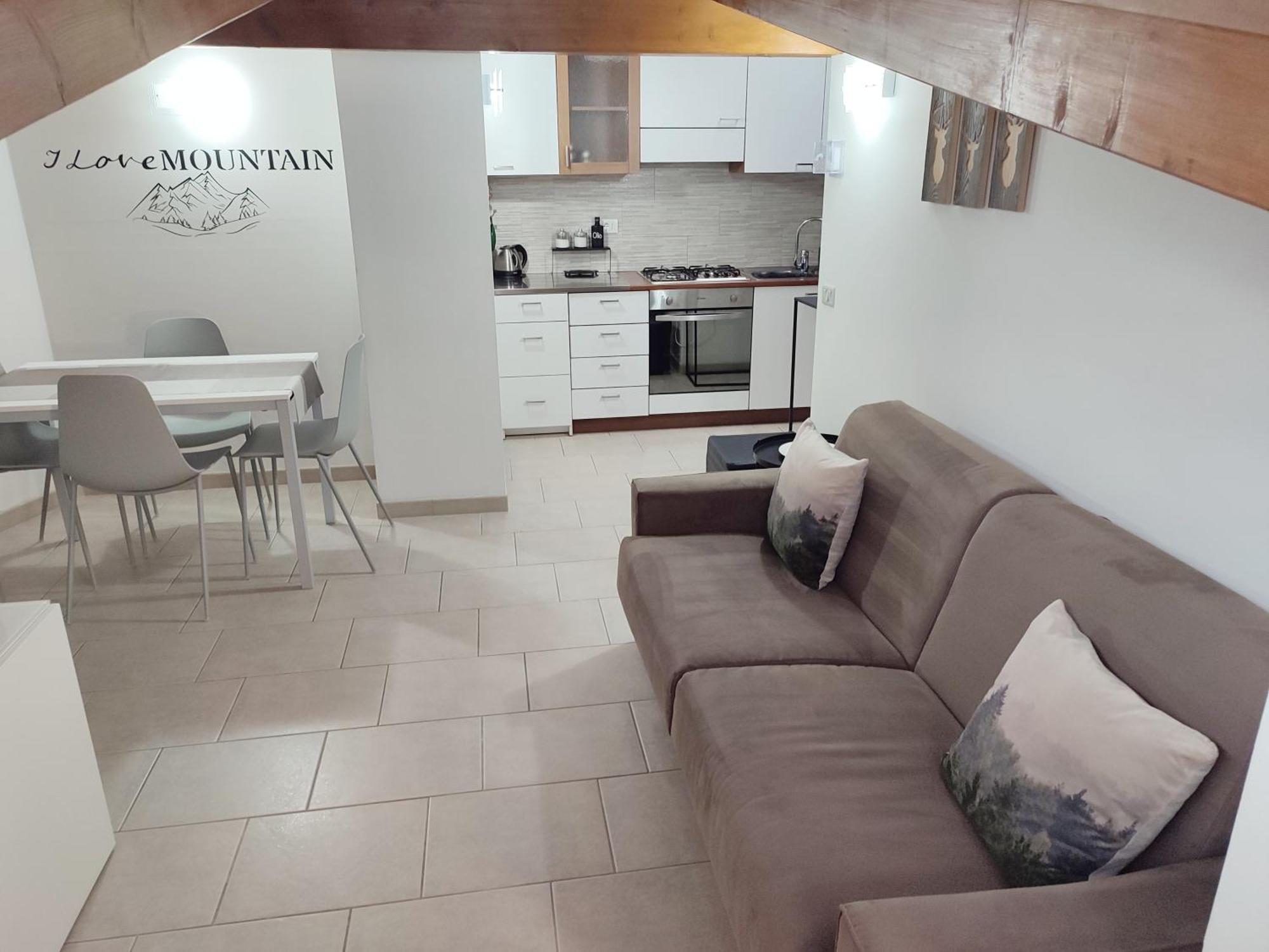 Appartamento Con Giardino คาริโซโล ภายนอก รูปภาพ